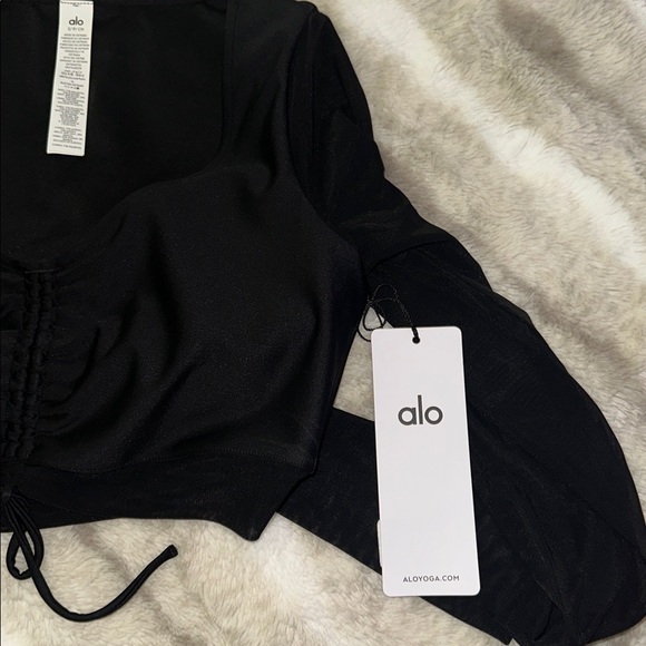 ALO Yoga Black Ruched Crop Top.. Airlift Mesh Divine Long Sleeve bra - Picture 6 of 8